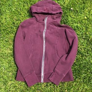 Maroon size 8 lulu sweatshirt